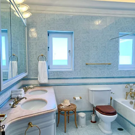 Boutique By The Sea Bed & Breakfast *
